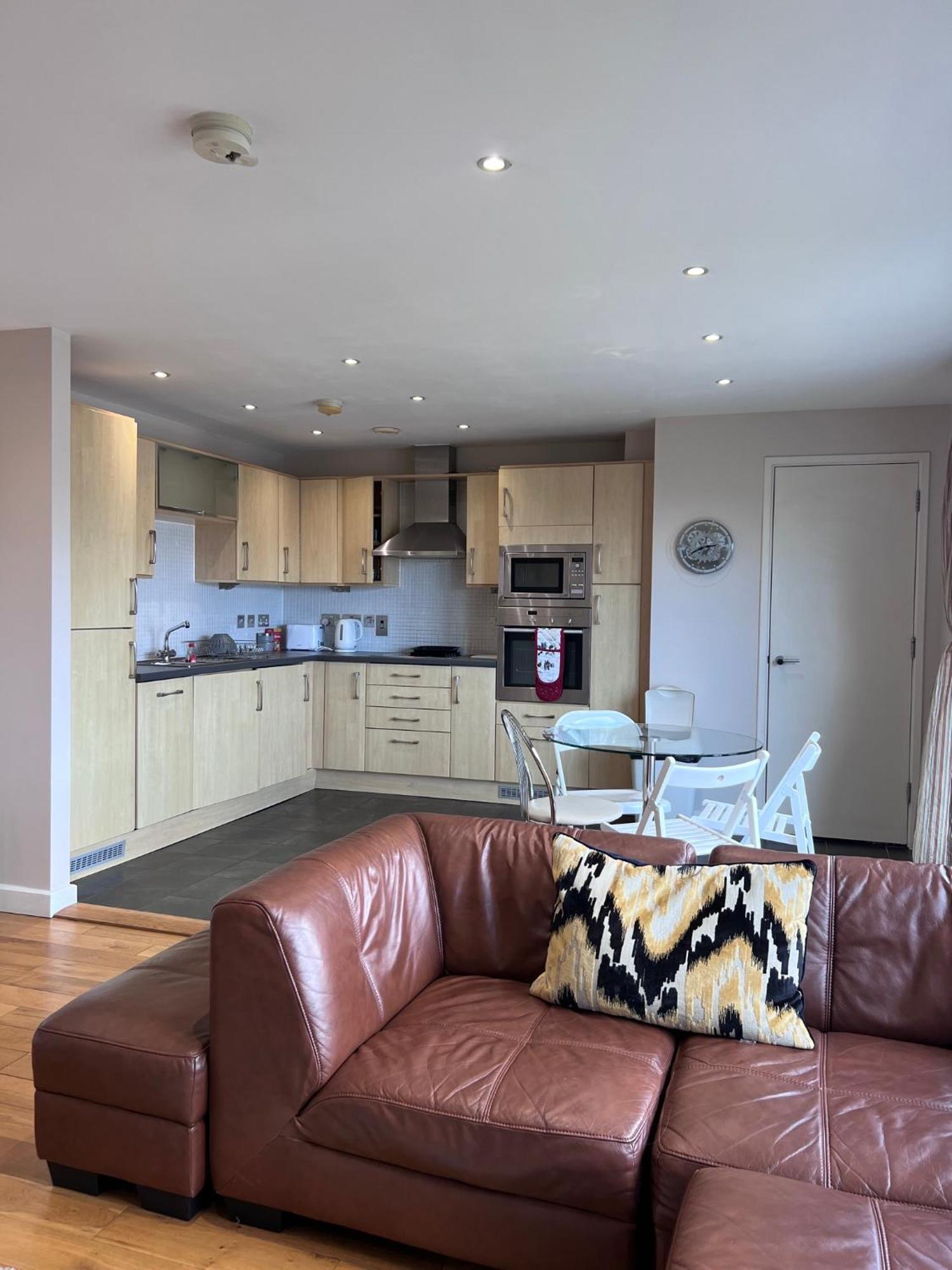 Great City Centre Getaway Apartment 2 Bed Near The Beach And Shopping Area Swansea Dış mekan fotoğraf