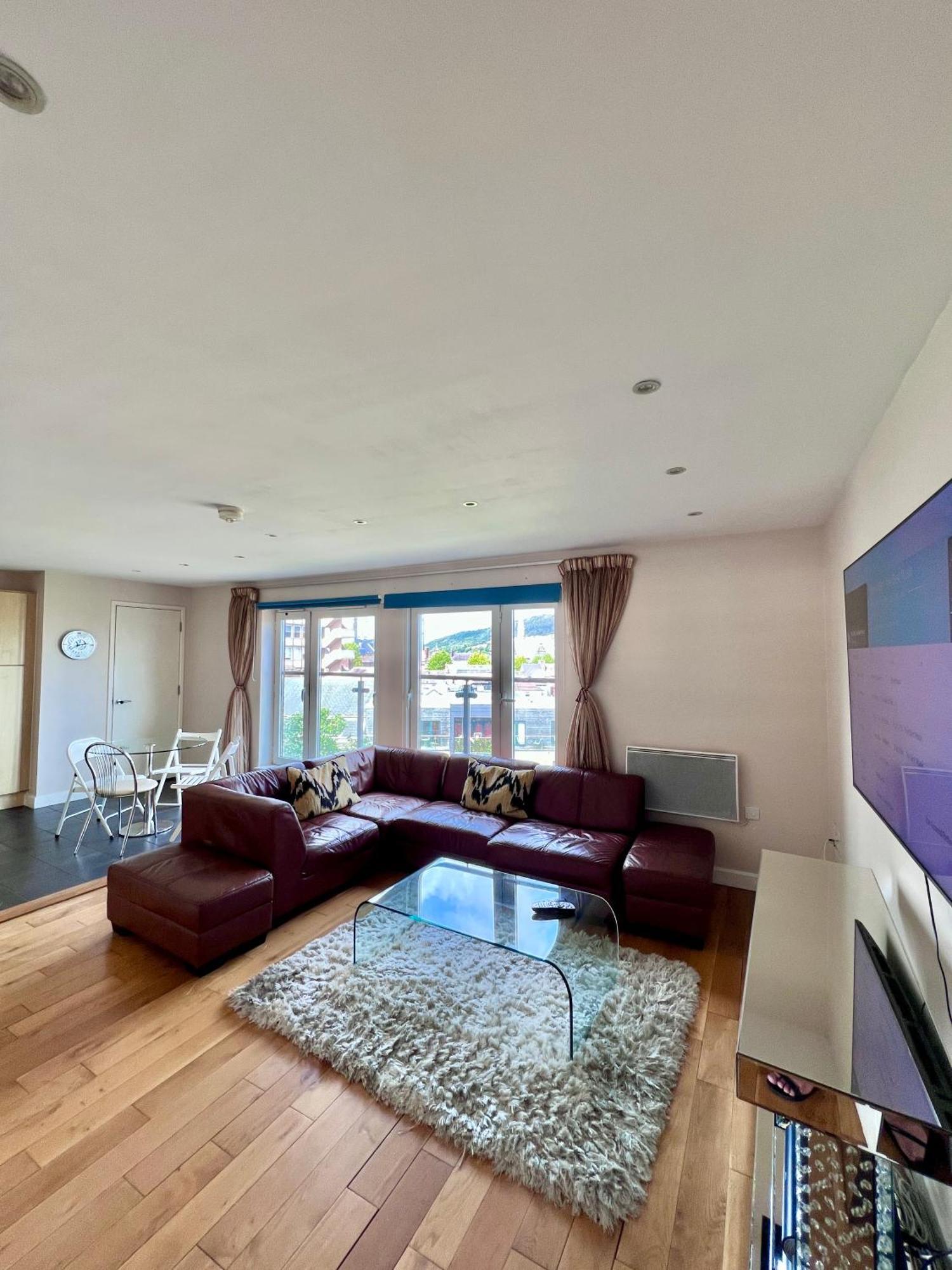 Great City Centre Getaway Apartment 2 Bed Near The Beach And Shopping Area Swansea Dış mekan fotoğraf